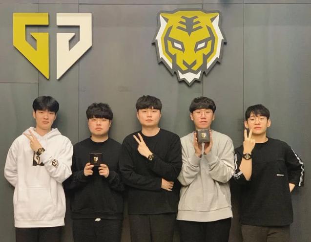 极其敏锐 极其敏锐