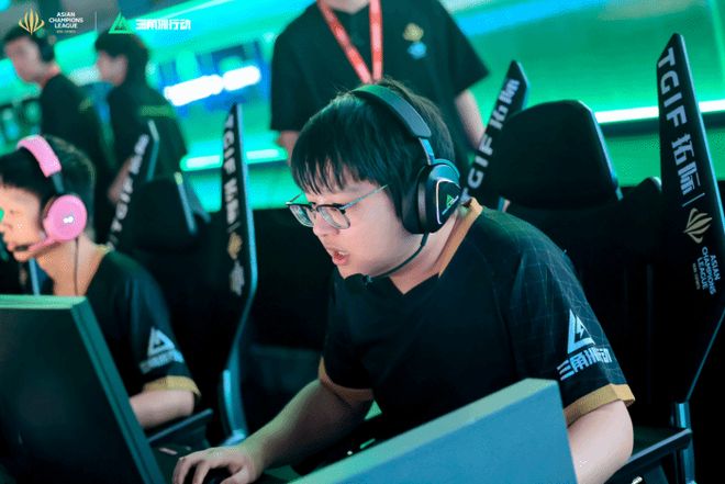 张展硕的突 张展硕的突