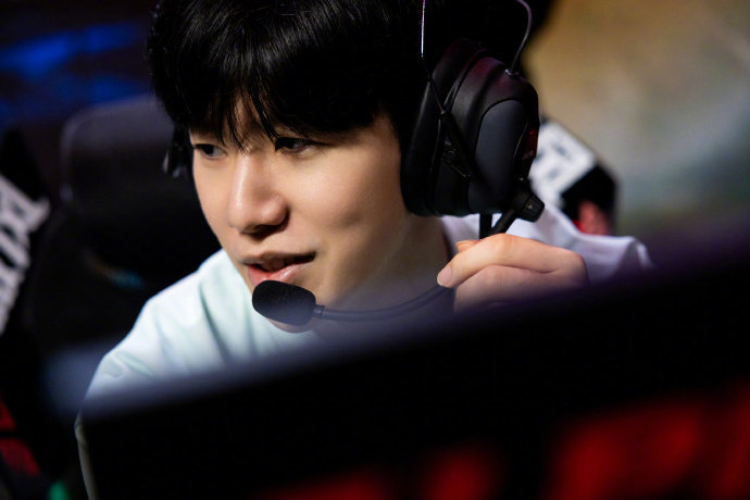 一脚以及不 一脚以及不