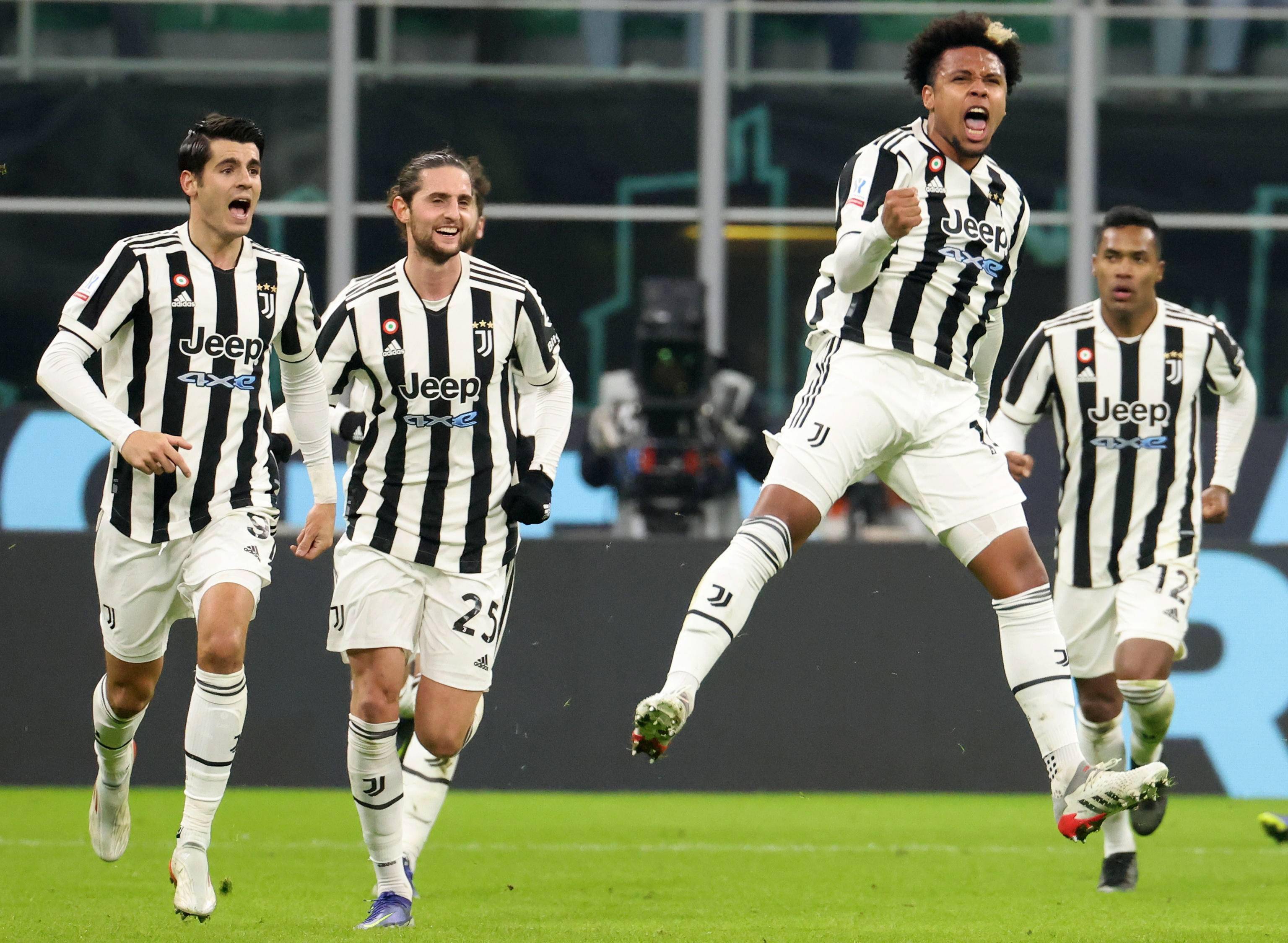 张玉宁就站 张玉宁就站